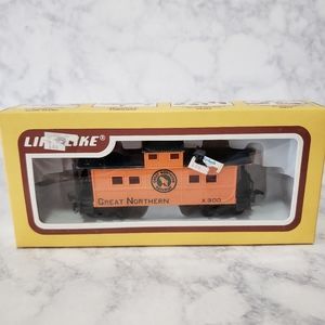Life-Like Great Northern Caboose HO Scale